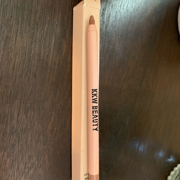 KKW Beauty Nude 2 Lip Liner - Picture 7 of 8